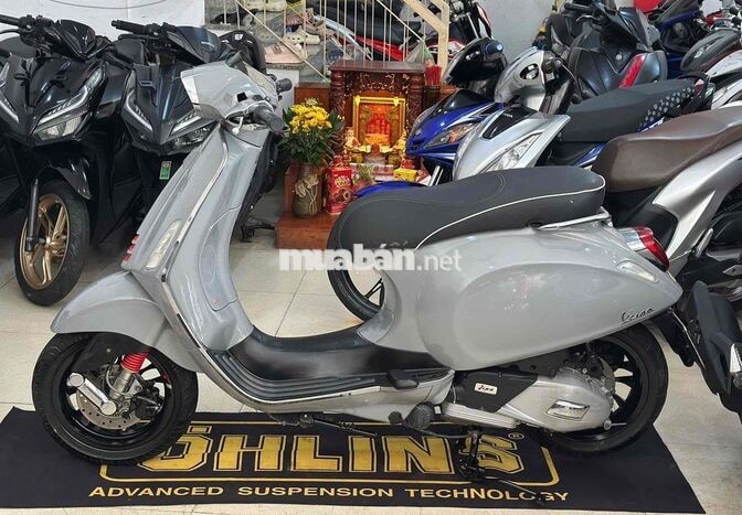 Piaggio Vespa GTS 2019-Led 2 tâng- Xám Lamborini.