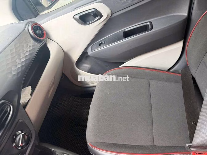 Hyundai i10 Sedan 2023 Tự động Trắng 50000 km
