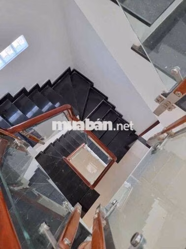 3.98 tỷ 4 tầng 5PN xã Bà Điểm Hậu lân 2