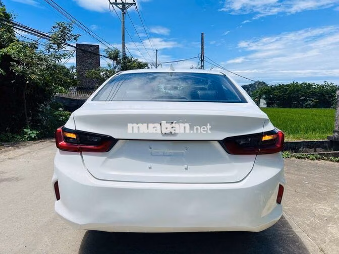 Honda City 2022 số tự động màu trắng