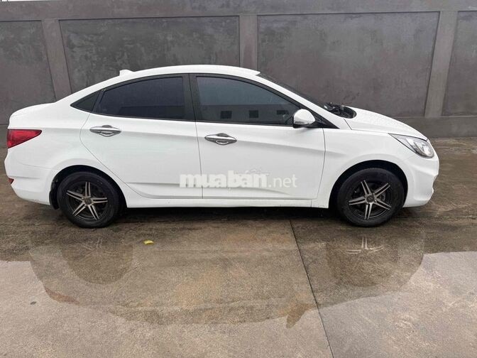 Hyundai Accent 2011 Tự động Trắng