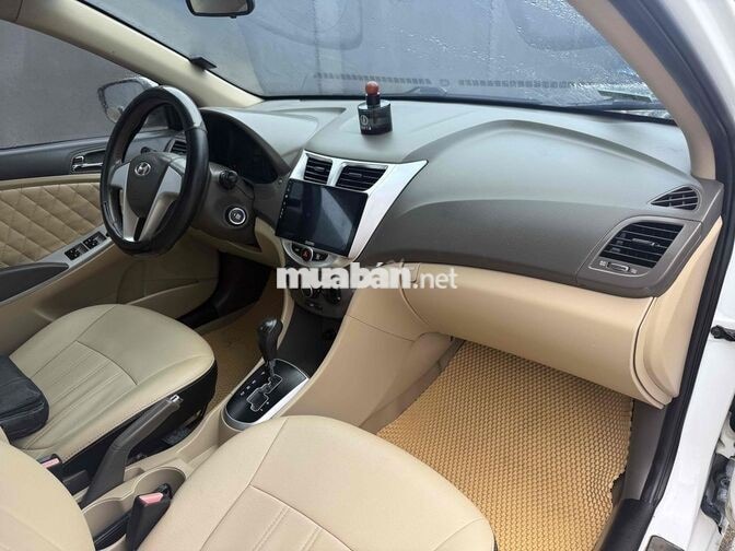 Hyundai Accent 2011 Tự động Trắng