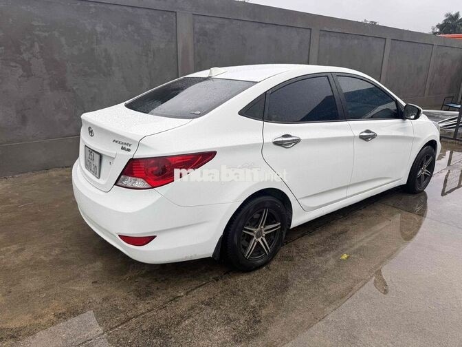 Hyundai Accent 2011 Tự động Trắng