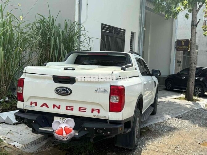 Ford Ranger XLS Trắng