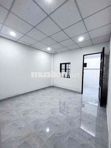 Nhà 1 trệt 1 lầu sân rộng DT 172m2 hẻm xe hơi tại đường 30 Linh Đông