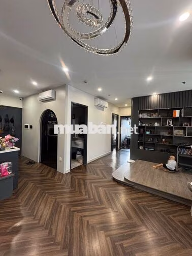 Bán nhanh căn hộ 2 phòng ngủ, diện tích 64m, giá 3 tỷ 99