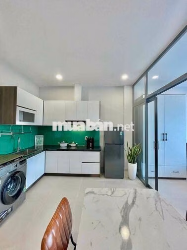SIÊU PHẨM BAN CÔNG CỰC THOÁNG , THANG MÁY , FULL NỘI THẤT