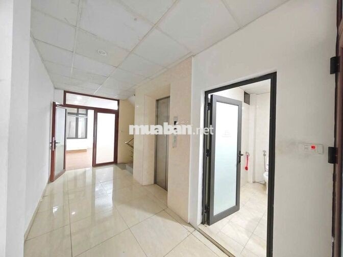 Cho thuê Khương Đình 90m2 11tr view kính free dịch vụ chia 2 phòng 