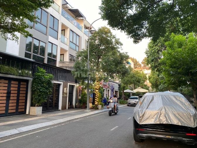 Mặt tiền nội khu Hà Đô Centrosa khu tập trung kinh doanh