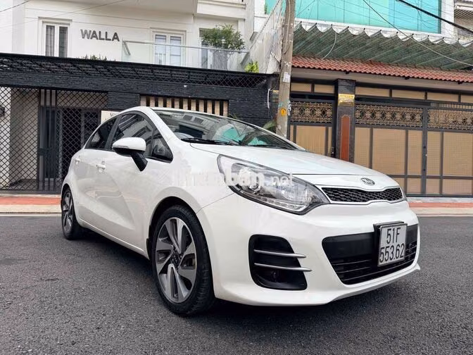 Kia Rio 1.4 AT Hatchback 5 chỗ 2015 Hàn Quốc