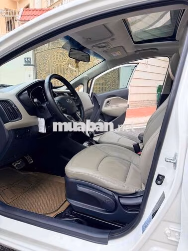 Kia Rio 1.4 AT Hatchback 5 chỗ 2015 Hàn Quốc