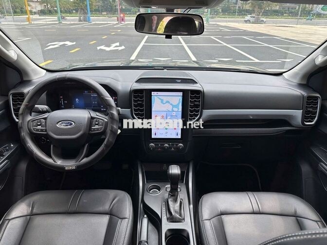 Ford Ranger XLS AT 4x2 2024 Ghi Xám 2.246 km