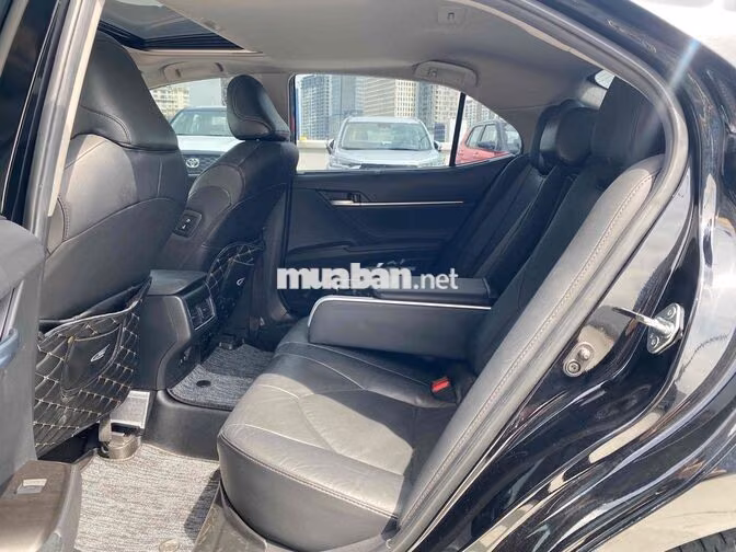 Toyota Camry 2.5Q 2022 Đen 28.000km