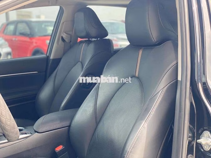Toyota Camry 2.5Q 2022 Đen 28.000km
