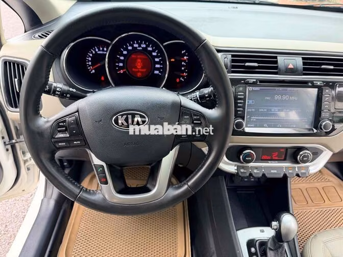Kia Rio 1.4 AT Hatchback 5 chỗ 2015 Hàn Quốc