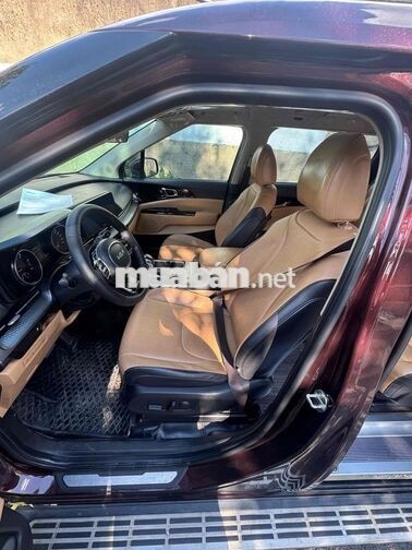 Kia Carnival Luxury 8 chỗ Số tự động Máy dầu