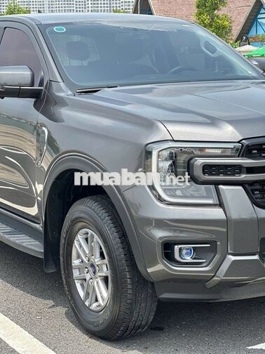 Ford Ranger XLS AT 4x2 2024 Ghi Xám 2.246 km