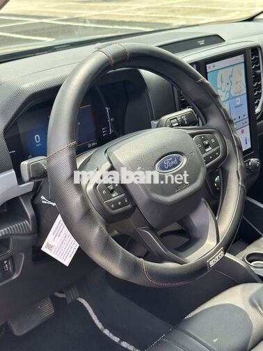 Ford Ranger XLS AT 4x2 2024 Ghi Xám 2.246 km