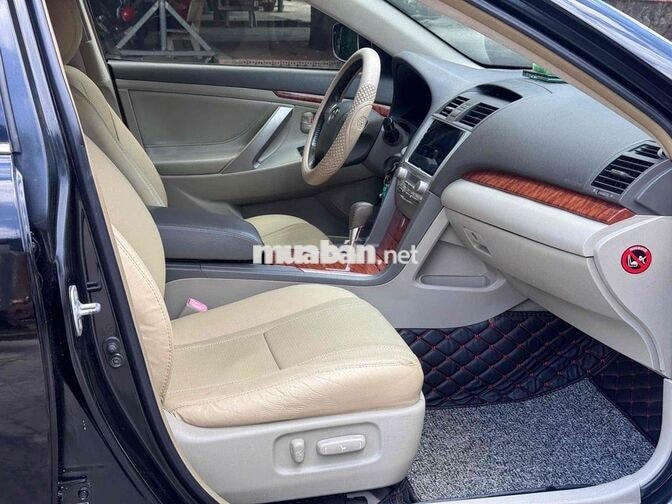 Bán Toyota Camry 2.4G đời 2010 xe đẹp không lỗi