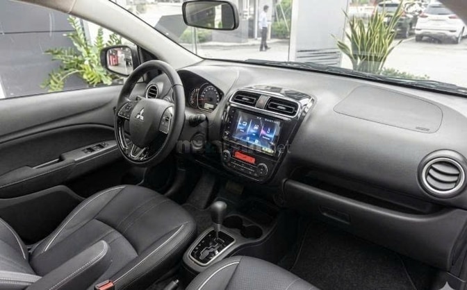 Xe 5 chỗ Mitsubishi, lướt 3.400Km,mới 99% Phim 3M, tiết kiệm xăng
