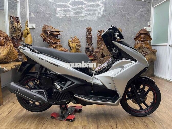 Honda Airblade chính chủ bsto xe đẹp keng, máy êm