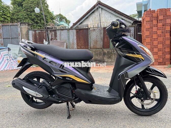 Yamaha Luvias 2012 Tím đen