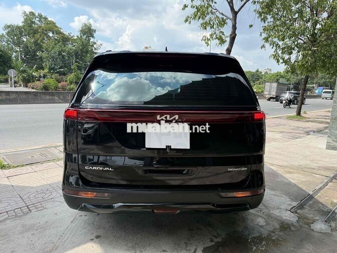 Kia Carnival Signature 2024 Đen nhiều đồ