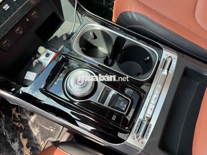 Kia Carnival Signature 2024 Đen nhiều đồ