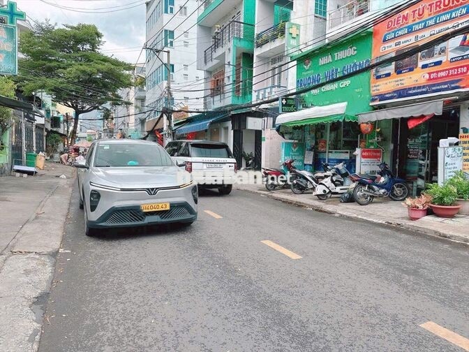 Nhà đẹp 1 trệt 1 lầu đường Lê Thị Hà Tân Xuân 4x10=40m2 SHR Giá 1 tỷ 5