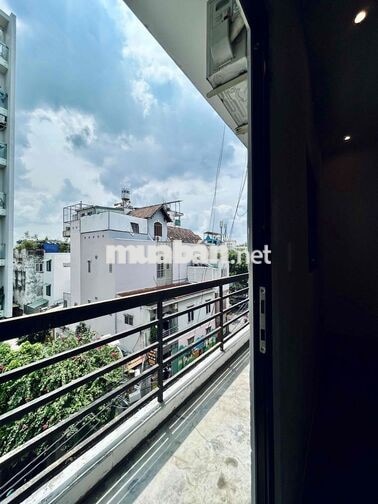 2 Phòng Ngủ, 2 Ban Công Thoáng, Rộng 60m2, Gần Phố Phan Xích Long