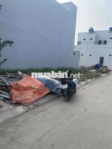 cần bán gấp lô góc 2 mặt tiền full thổ cư