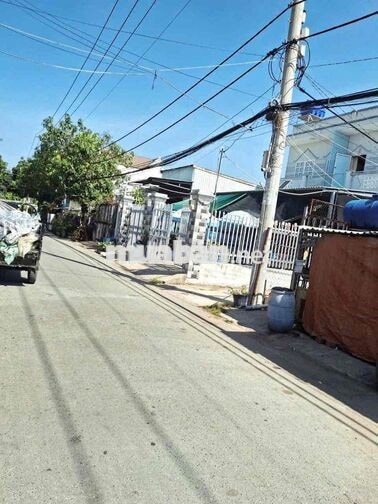 Thanh lý gấp căn nhà hưng long qui đức , Tphcm