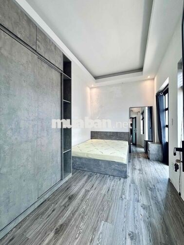 2 Phòng Ngủ, 2 Ban Công Thoáng, Rộng 60m2, Gần Phố Phan Xích Long