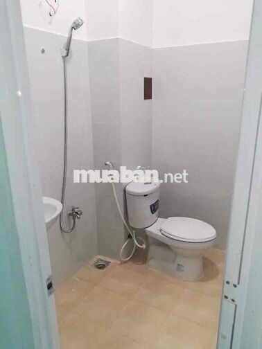 Phòng trọ Q11, 18m2 , wcr, máy lạnh, ưu tiên nữ ,nvvp
