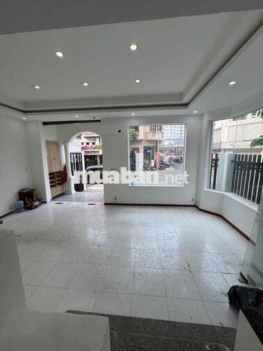 NHÀ MỚI ĐẸP, CÓ SÂN, GÓC 2 MẶT TIỀN SỐ 146 HOA LAN QUẬN PHÚ NHUẬN