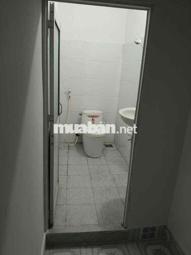 NGAY CHƯƠNG DƯƠNG - HOÀNG DIỆU 2 NHÀ HẺM XE HƠI 2PN 2WC Ở + VPCTY