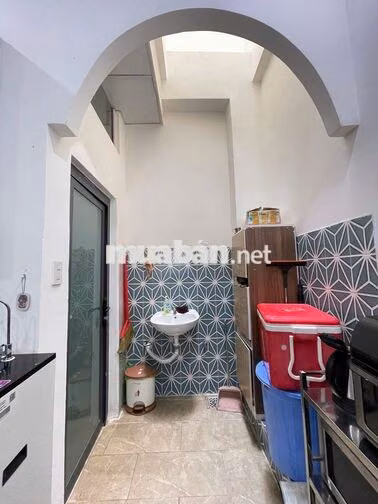 CHO THUÊ NHÀ KINH DOANH 3 PHÒNG NGỦ FULL NỘI THẤT MẶT ĐƯỜNG LÊ HỒNG