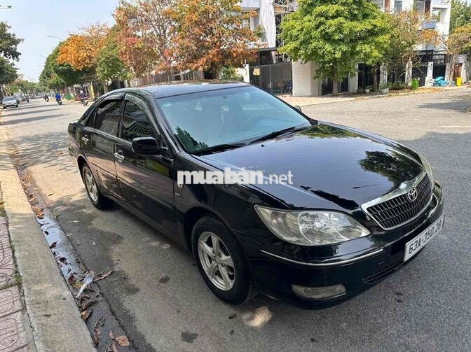 Toyota Camry 2.4 Số sàn Xăng Đen
