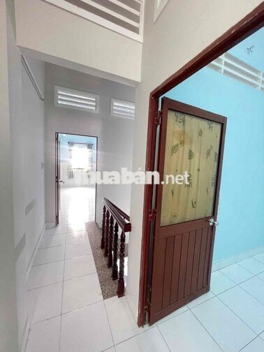 Nhà mới 3 phòng Hẻm đậu oto Trần Quang Diệu