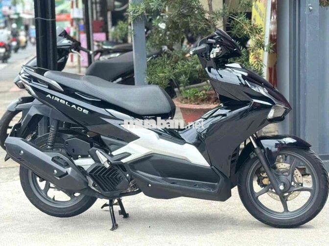 Honda Air Blade 125 2024 Đen bóng chính chủ