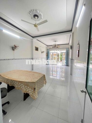 Nhà mới 3 phòng Hẻm đậu oto Trần Quang Diệu