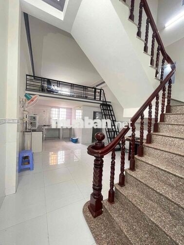 Nhà mới 3 phòng Hẻm đậu oto Trần Quang Diệu
