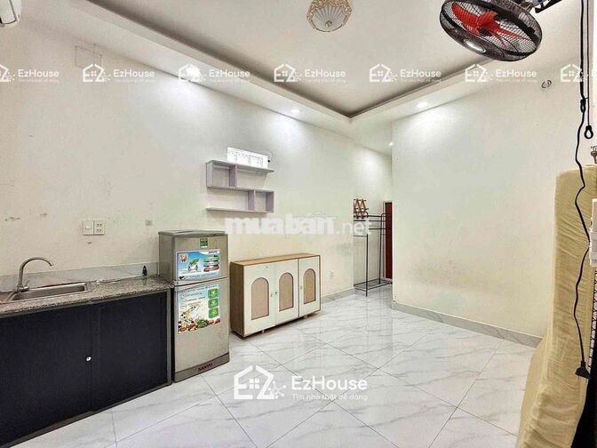 Phòng trọ studio giá rẻ sẵn máy lạnh - thang máy - ĐH Công Thương