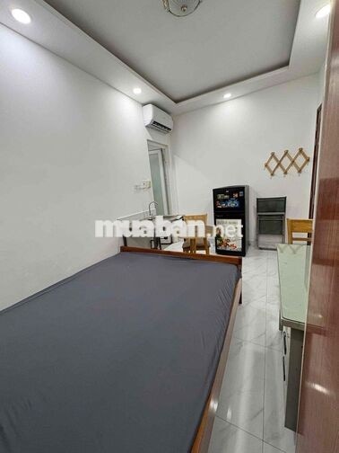 Phòng trọ studio giá rẻ sẵn máy lạnh - thang máy - ĐH Công Thương