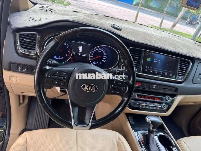 Kia Grand Sedona Premium Đen 50000 km