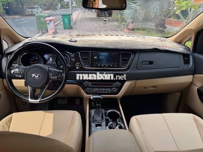 Kia Grand Sedona Premium Đen 50000 km