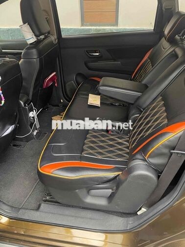 Suzuki XL7 Nâu 7 chỗ máy xăng 64.007 km