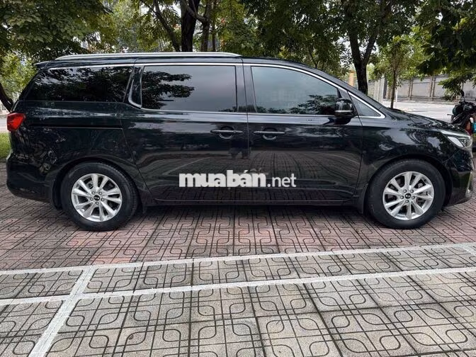 Kia Grand Sedona Premium Đen 50000 km