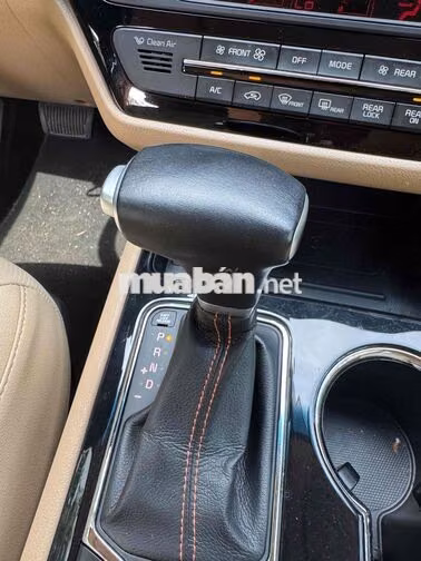Kia Grand Sedona Premium Đen 50000 km