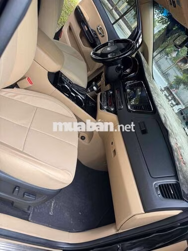 Kia Grand Sedona Premium Đen 50000 km